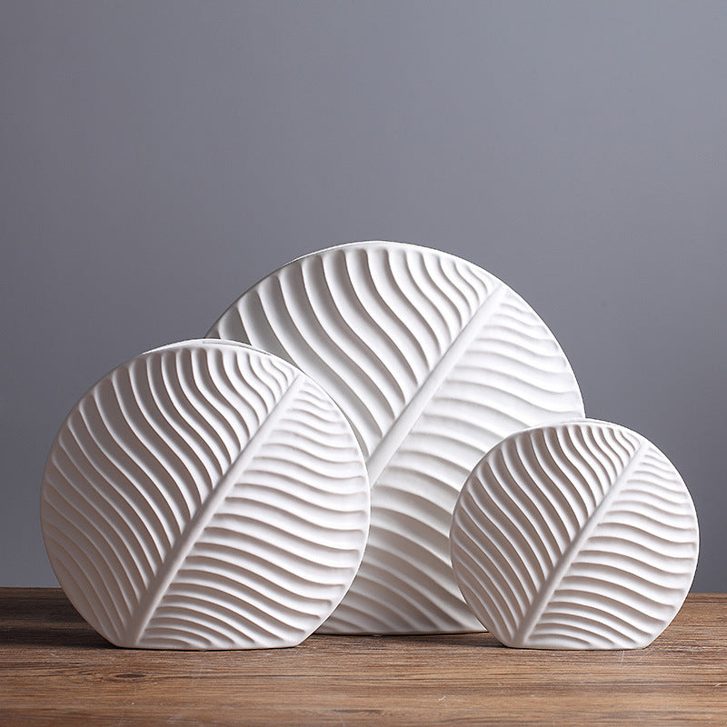 Simple white leaf ornament ceramic vase