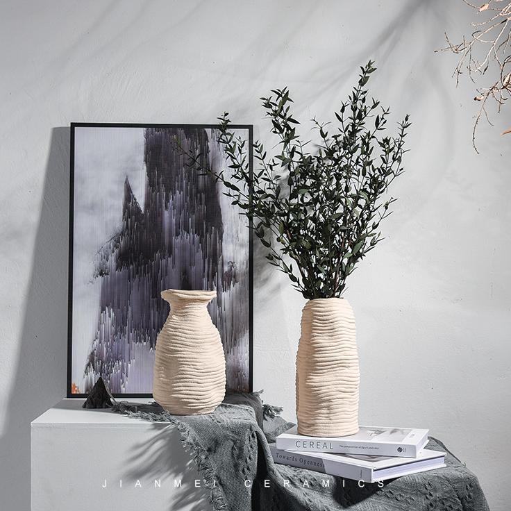 Retro pattern design solid color ceramic vase