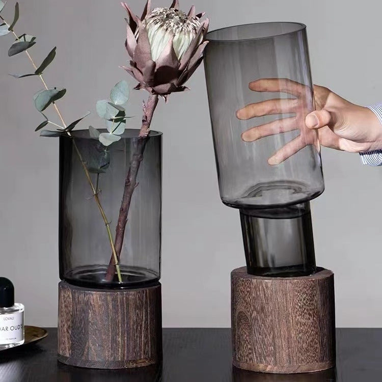 Perfect knot of simplicity and nature Wooden bracket straight glass vase
