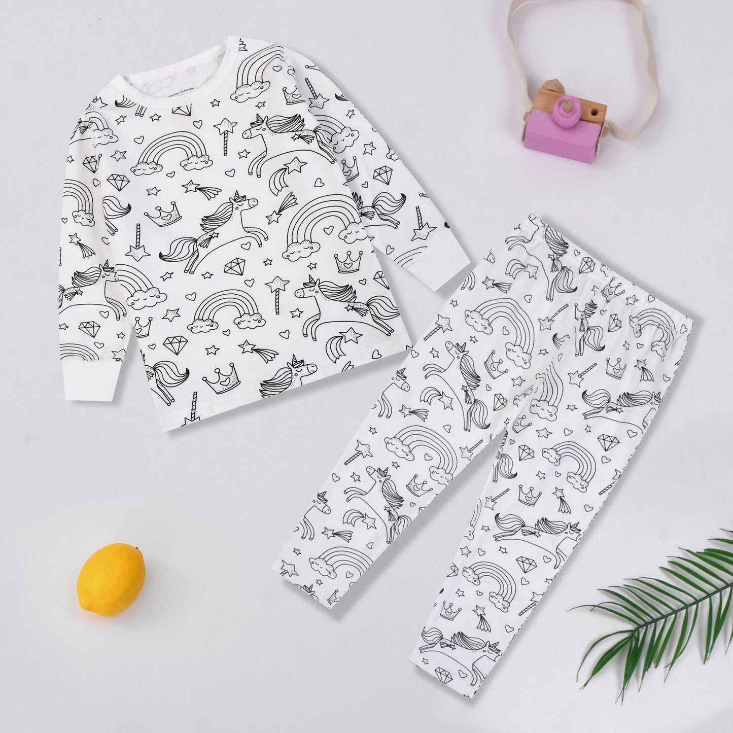 🛏️✨ DIY Cartoon Colorable Pajamas for Kids - Washable Fabric with 10 Non-Toxic Markers for Creative Fun 🎨👧