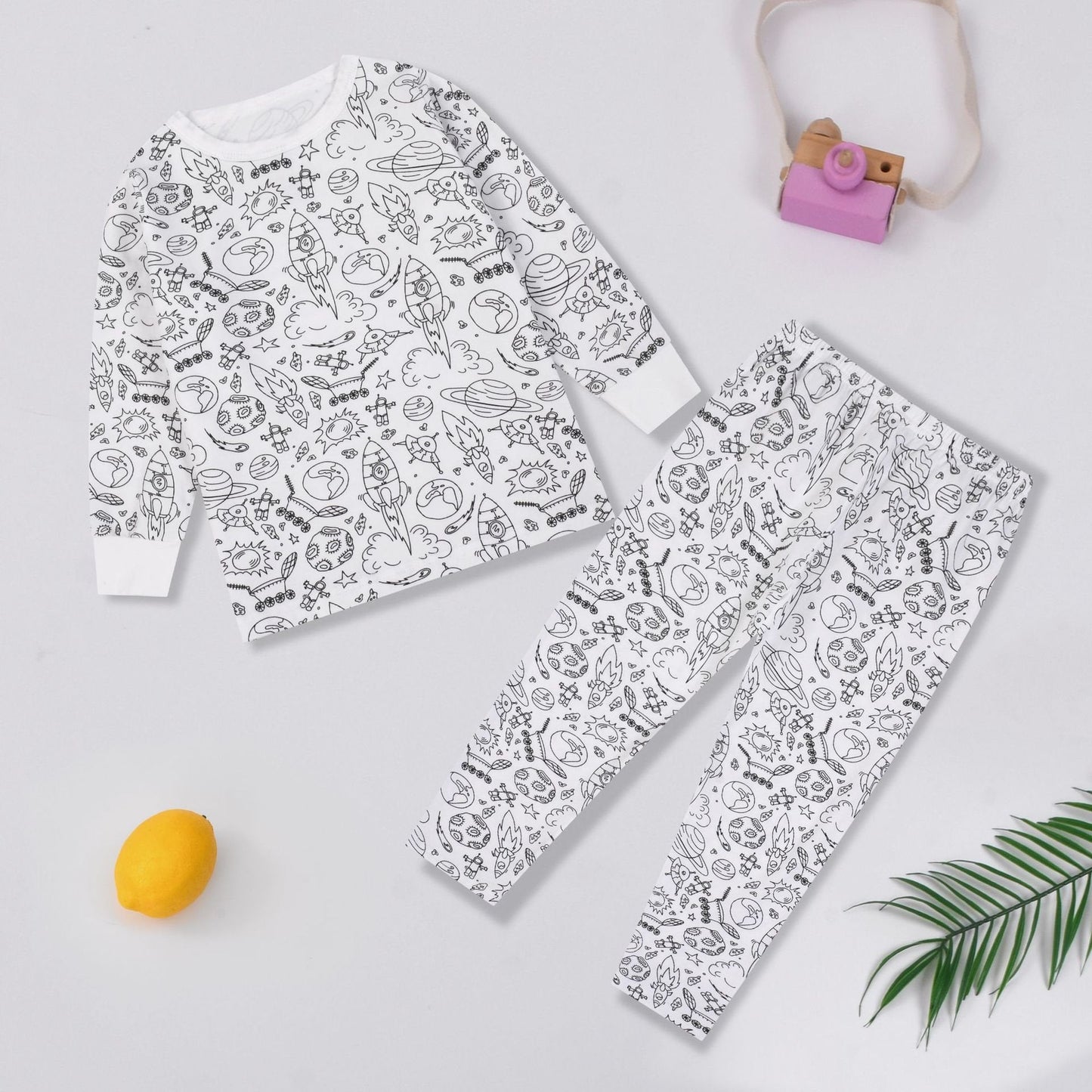 🛏️✨ DIY Cartoon Colorable Pajamas for Kids - Washable Fabric with 10 Non-Toxic Markers for Creative Fun 🎨👧