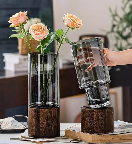 Perfect knot of simplicity and nature Wooden bracket straight glass vase