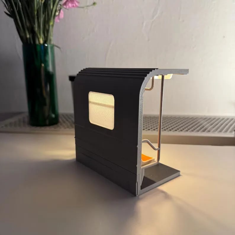 🚇Subway Train Lamp – Includes 3 Interchangeable Posters