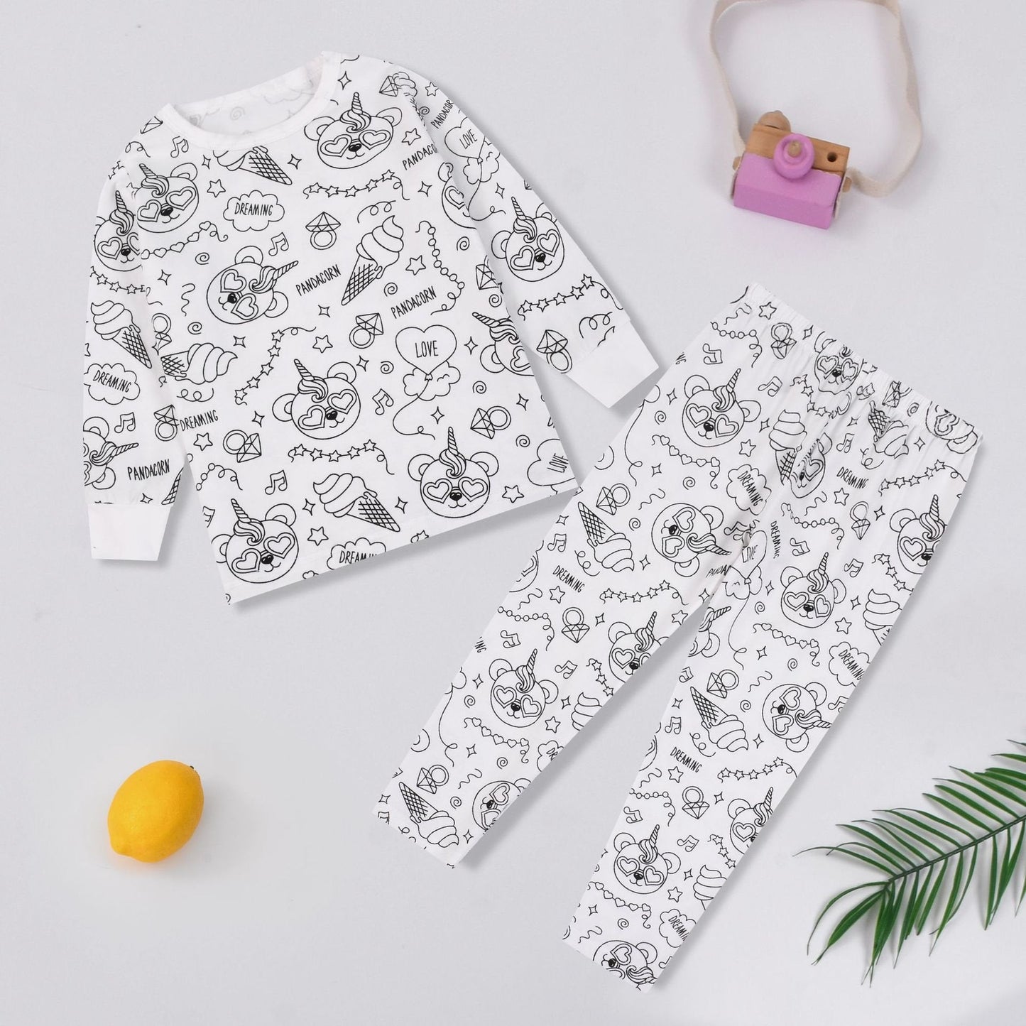 🛏️✨ DIY Cartoon Colorable Pajamas for Kids - Washable Fabric with 10 Non-Toxic Markers for Creative Fun 🎨👧
