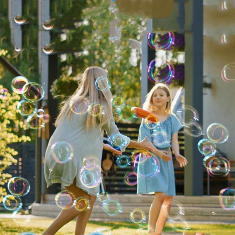 🎈[Handheld Bubble Machine]— Just one press, and the sky is filled with rainbow bubbles! 🫧🌈