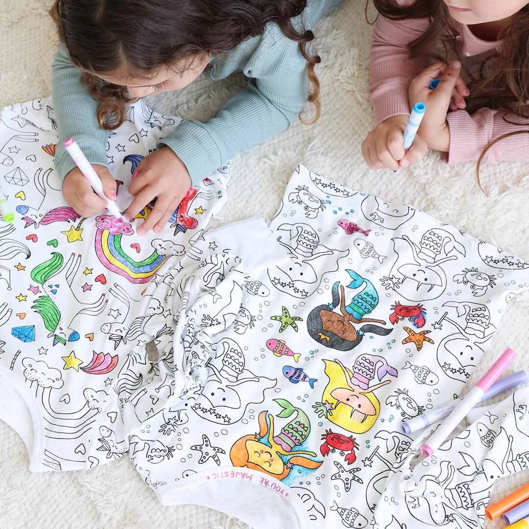 🛏️✨ DIY Cartoon Colorable Pajamas for Kids - Washable Fabric with 10 Non-Toxic Markers for Creative Fun 🎨👧