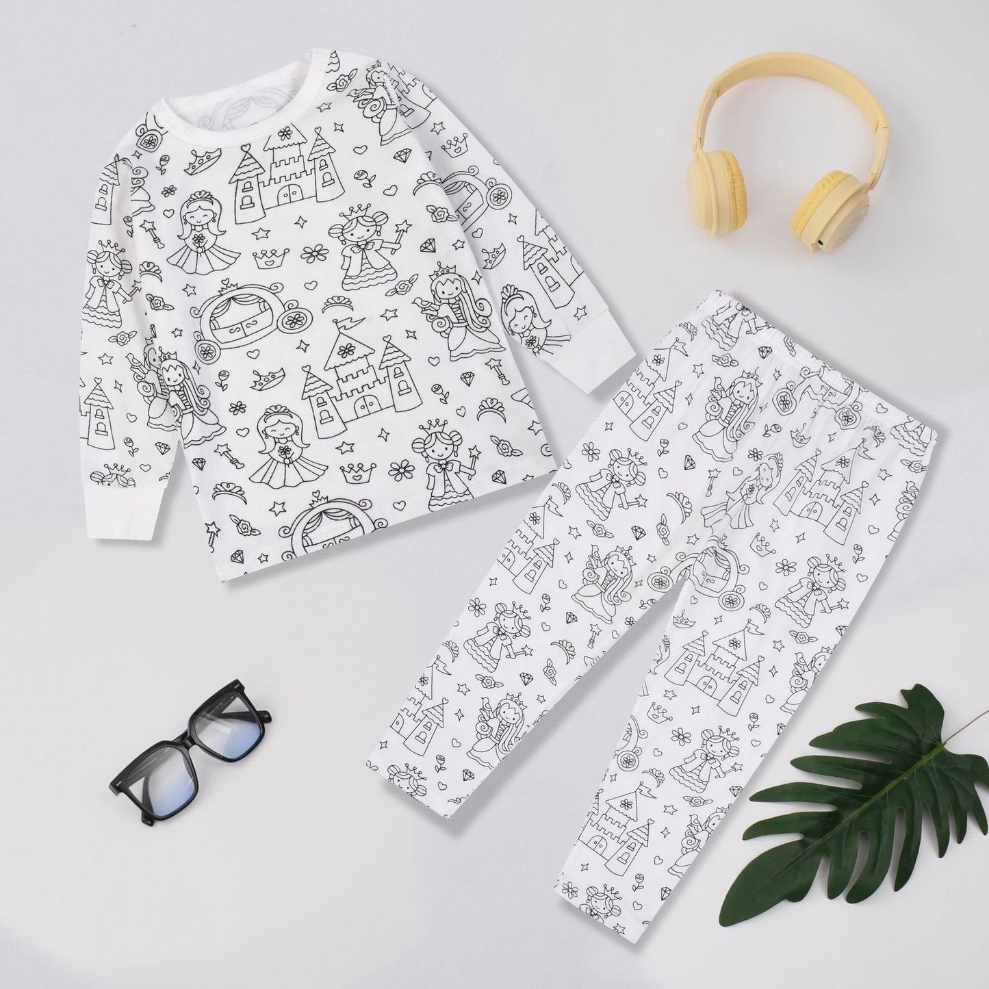 🛏️✨ DIY Cartoon Colorable Pajamas for Kids - Washable Fabric with 10 Non-Toxic Markers for Creative Fun 🎨👧