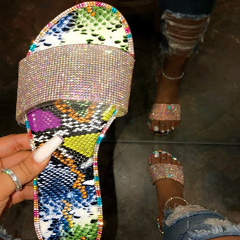 👡✨Women's Sparkling Rhinestone Flat Slide Sandals – Neon Colors, Cushioned Sole & Slip-On Style 💎
